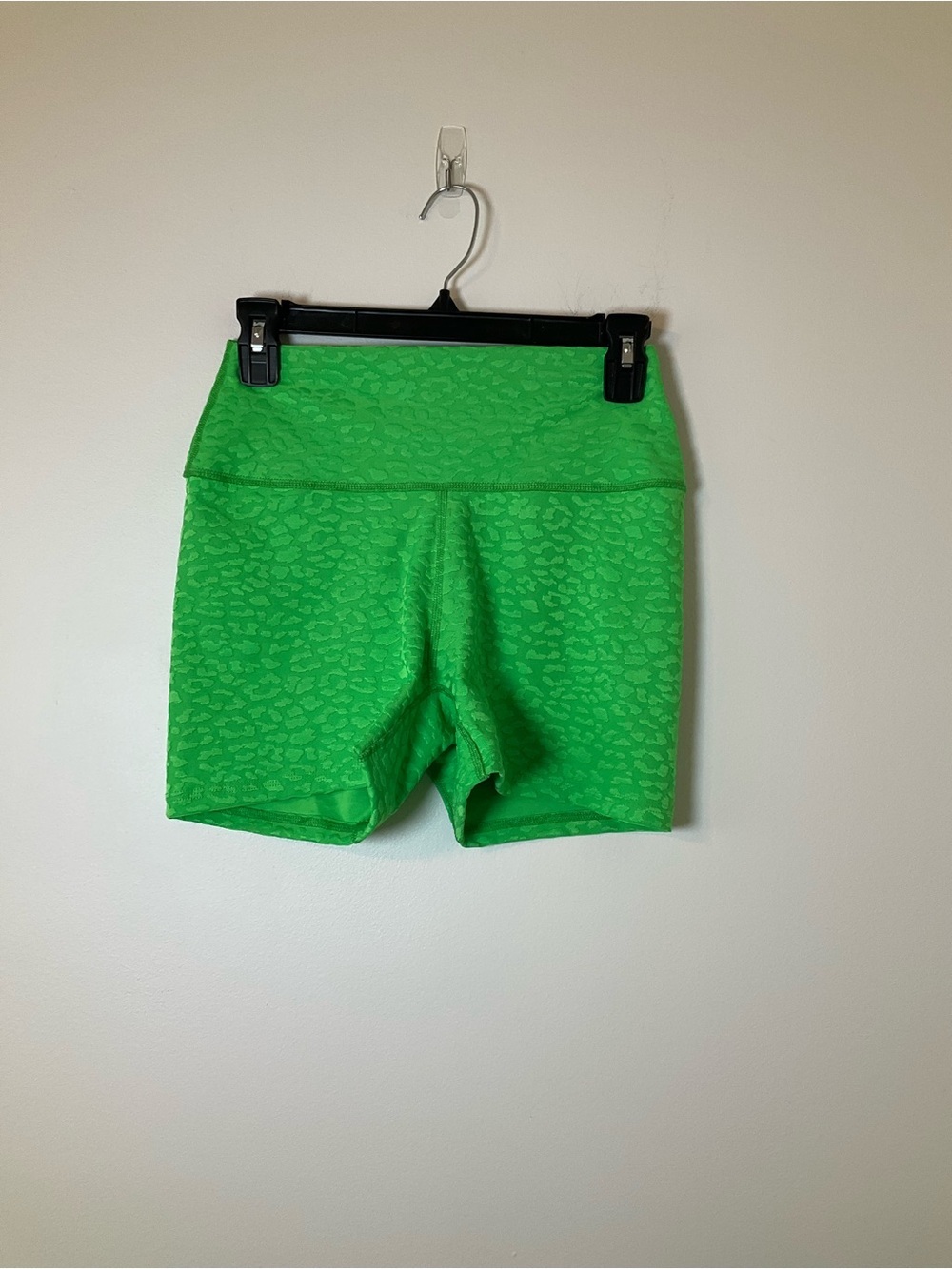 Zumba Wear Neon Green Leopard Textured Biker Shorts M